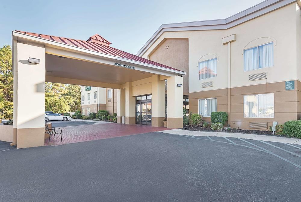 La Quinta Inn By Wyndham Decatur Alabama Exterior photo