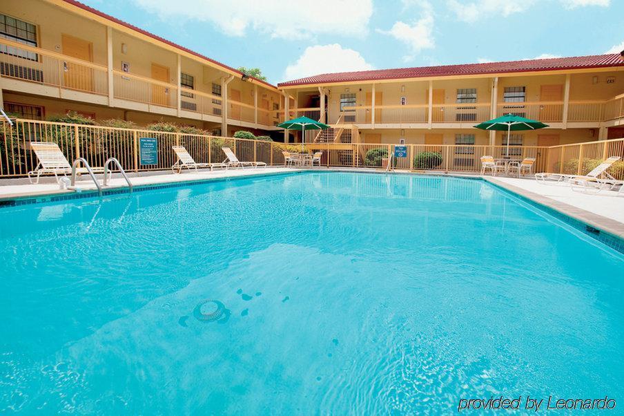 La Quinta Inn By Wyndham Decatur Alabama Exterior photo